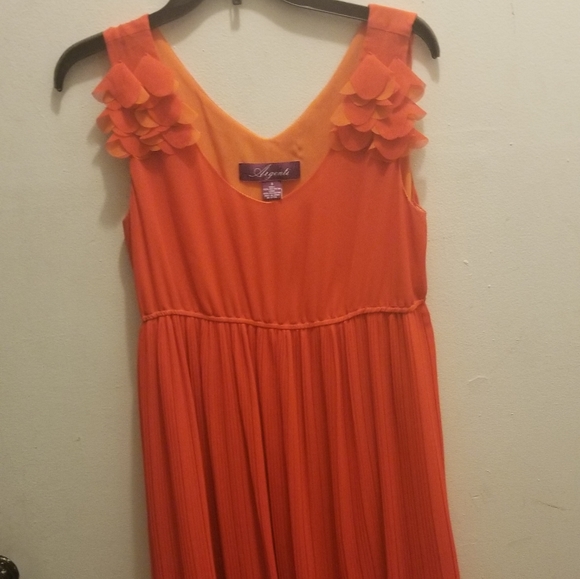 Sleeveless dress - Picture 3 of 5